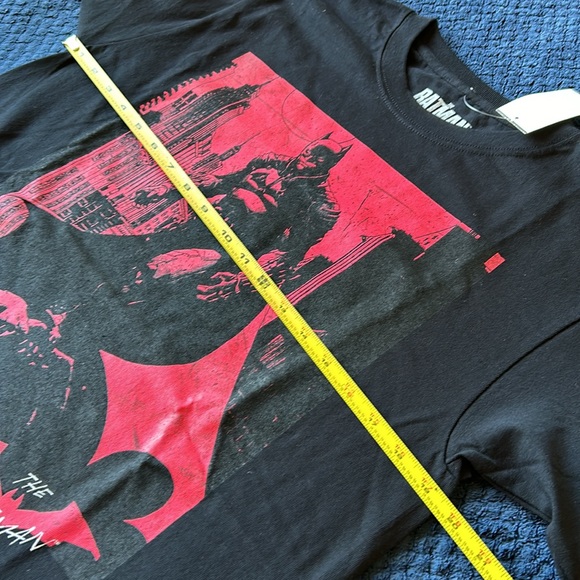 Batman t-shirt NWT - Picture 5 of 6
